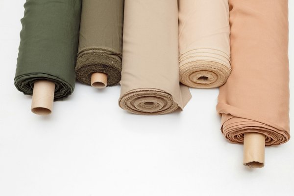 Essentiels du tissu en gros pour des créations originales