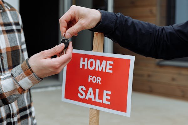 Panneau à vendre pour particuliers : la clé d'une vente rapide