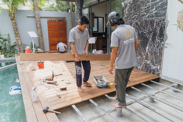 Trouvez le poseur terrasse bois idéal pour votre projet